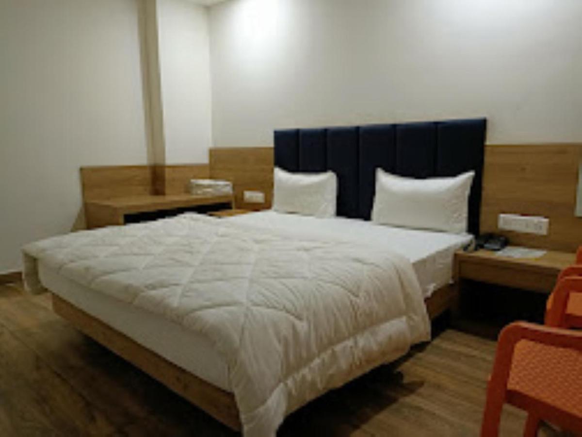 Hotel Kutchi Palace, Dwarka Экстерьер фото