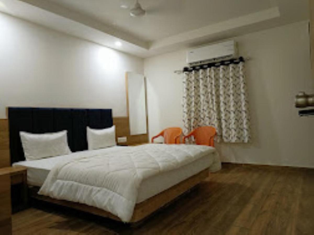 Hotel Kutchi Palace, Dwarka Экстерьер фото