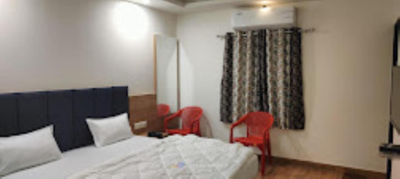 Hotel Kutchi Palace, Dwarka Экстерьер фото